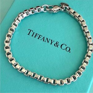 🩵7” Tiffany & Co. Venetian Box Link Bracelet